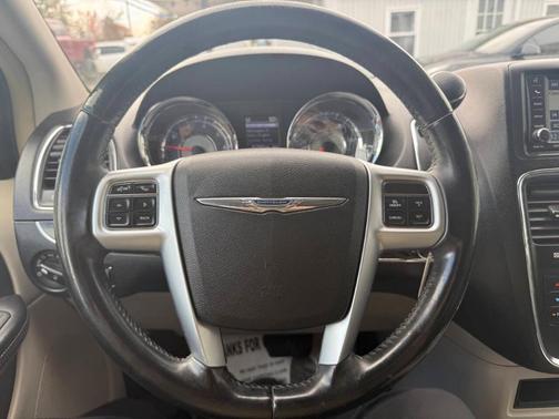 2012 Chrysler Town & Country Touring