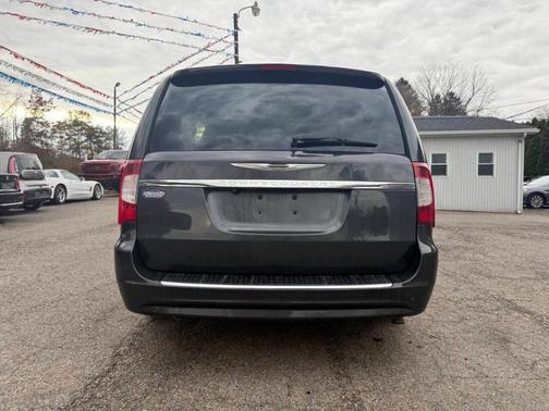 2012 Chrysler Town & Country Touring