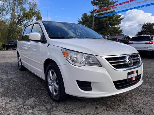 2010 Volkswagen Routan SE