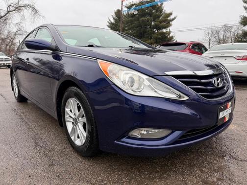 2013 Hyundai SONATA GLS