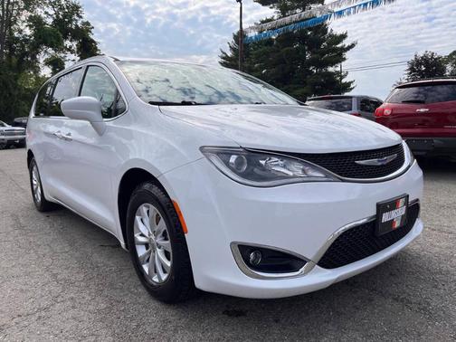 2018 Chrysler Pacifica Touring Plus