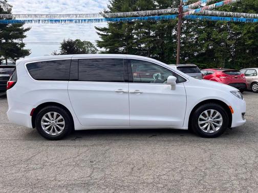 2018 Chrysler Pacifica Touring Plus