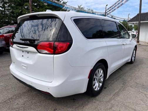 2018 Chrysler Pacifica Touring Plus
