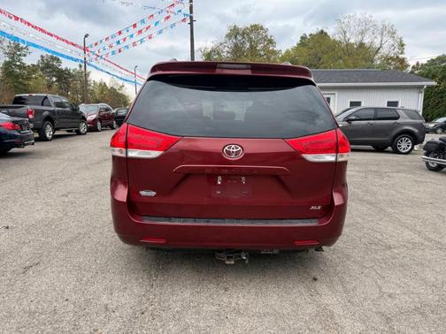 2011 Toyota Sienna XLE