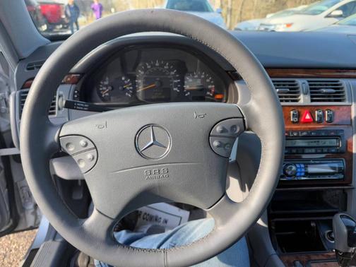 2002 Mercedes-Benz E-Class E320