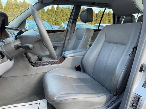 2002 Mercedes-Benz E-Class E320