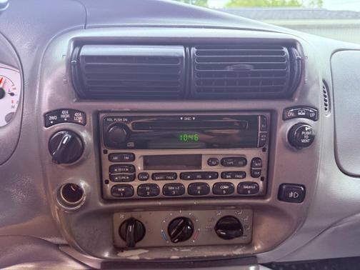 2003 Ford Explorer Sport Trac XLT