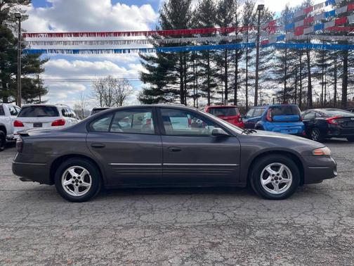 2002 Pontiac Bonneville SE