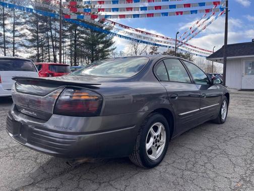 2002 Pontiac Bonneville SE