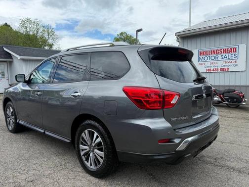 2018 Nissan Pathfinder SV