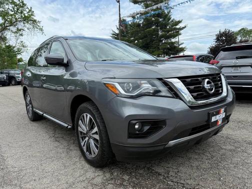 2018 Nissan Pathfinder SV