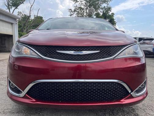 2017 Chrysler Pacifica Touring-L Plus