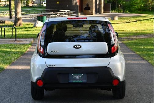 Bright Silver 2015 Kia Soul Base