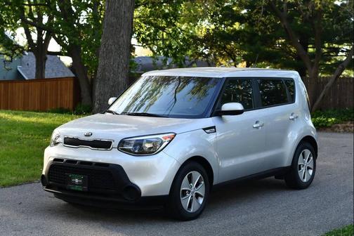 Bright Silver 2015 Kia Soul Base