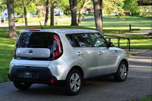 Bright Silver 2015 Kia Soul Base