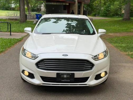 White 2014 Ford Fusion Titanium