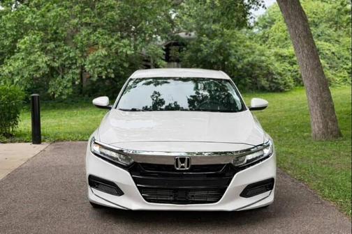 Platinum White Pearl 2019 Honda Accord LX