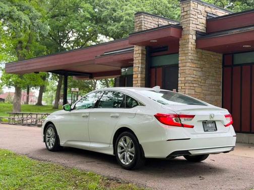 Platinum White Pearl 2019 Honda Accord LX