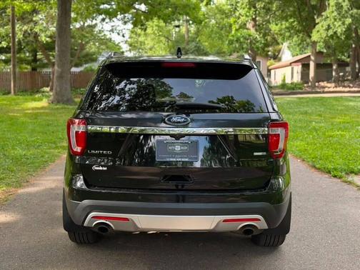 Shadow Black 2017 Ford Explorer Limited