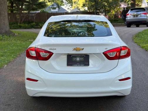 Summit White 2017 Chevrolet Cruze LT