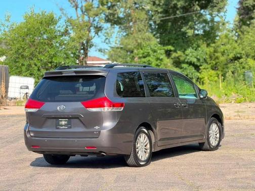Predawn Gray Mica 2012 Toyota Sienna XLE