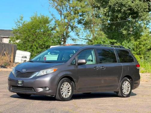 Predawn Gray Mica 2012 Toyota Sienna XLE