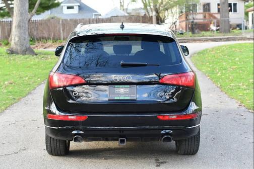 Brilliant Black 2014 Audi Q5 2.0T Premium