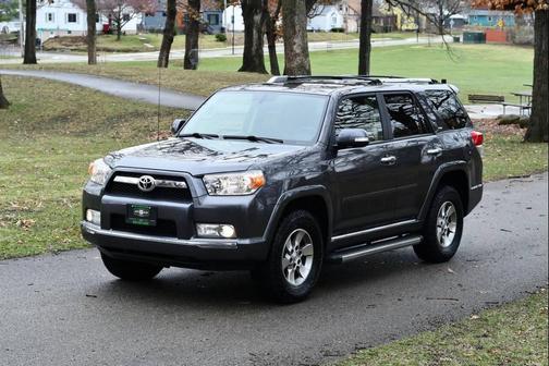 Magnetic Gray Metallic 2013 Toyota 4Runner SR5