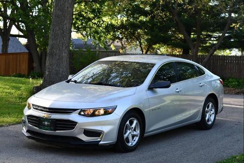 Silver Ice Metallic 2018 Chevrolet Malibu 1LS