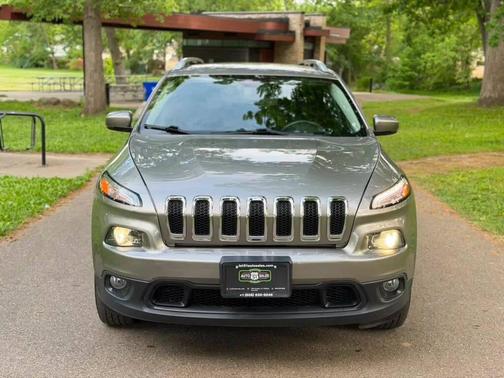 Light Brownstone Pearlcoat 2017 Jeep Cherokee Latitude