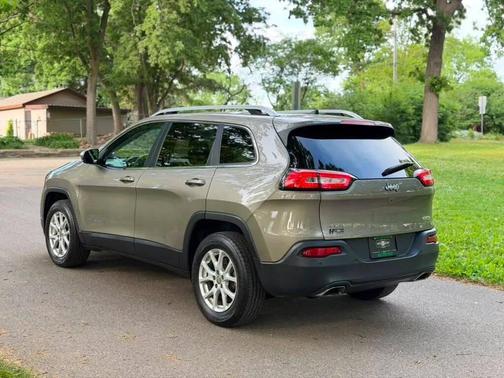 Light Brownstone Pearlcoat 2017 Jeep Cherokee Latitude