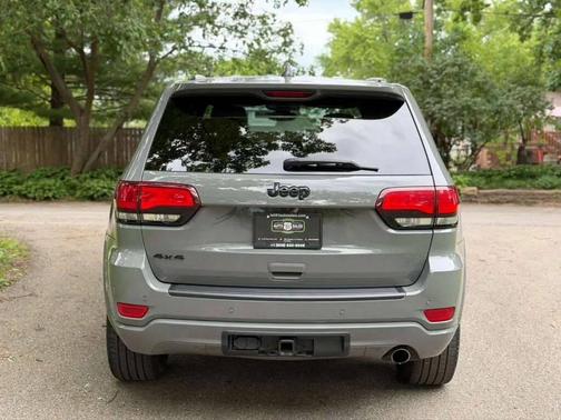 Gray 2019 Jeep Grand Cherokee Altitude