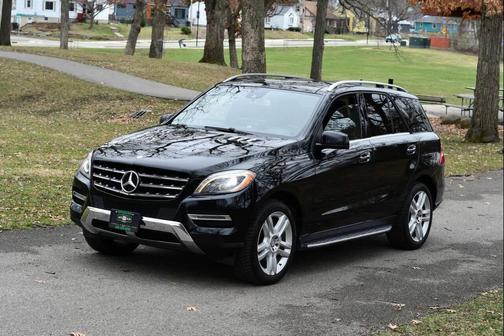 Black 2013 Mercedes-Benz M-Class 4MATIC
