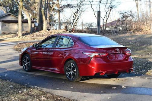 2018 Toyota Camry SE