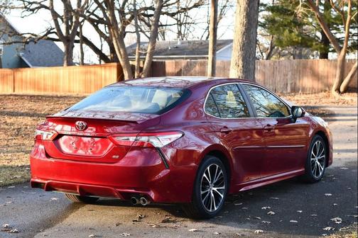 2018 Toyota Camry SE