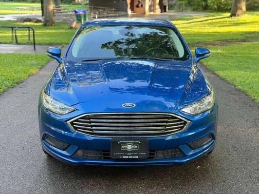 Blue 2018 Ford Fusion SE
