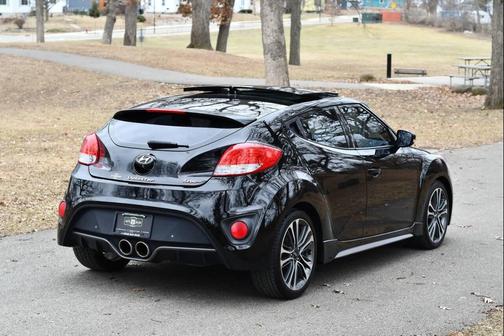 Ultra Black Pearl 2017 Hyundai Veloster Turbo