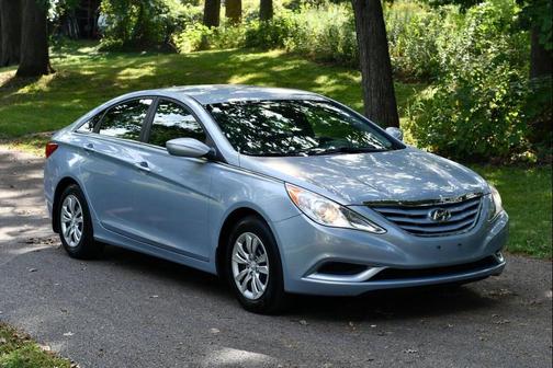 2012 Hyundai SONATA GLS