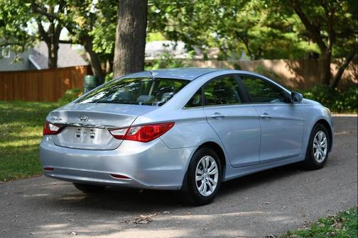 2012 Hyundai SONATA GLS