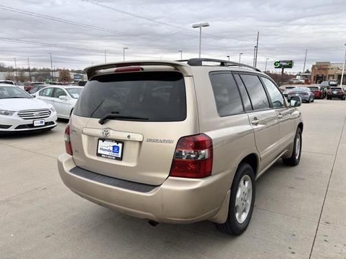 2004 Toyota Highlander Base