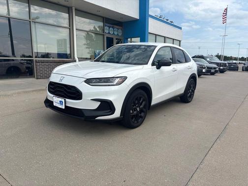 Platinum White Pearl 2024 Honda HR-V Sport