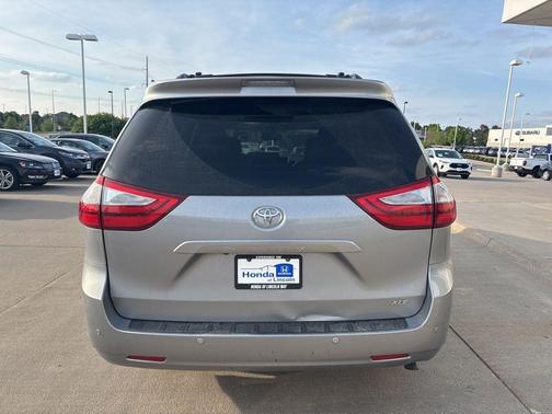 Silver Sky Metallic 2015 Toyota Sienna XLE