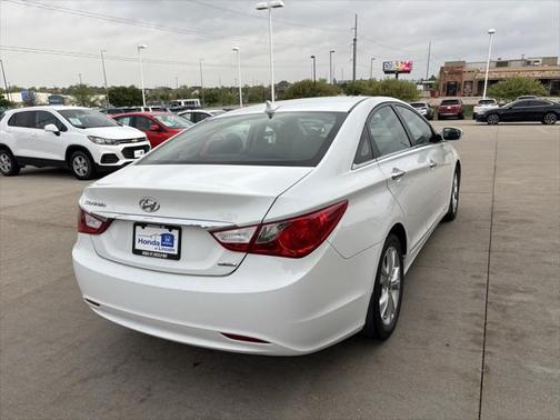 2011 Hyundai SONATA Limited