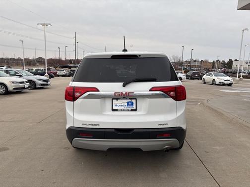 2017 GMC Acadia SLE-1
