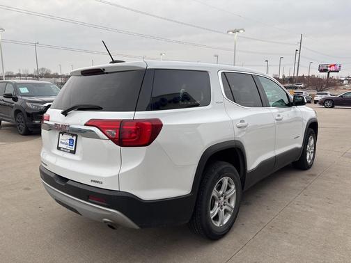 2017 GMC Acadia SLE-1