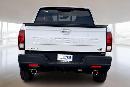 Platinum White Pearl 2026 Honda Ridgeline RTL