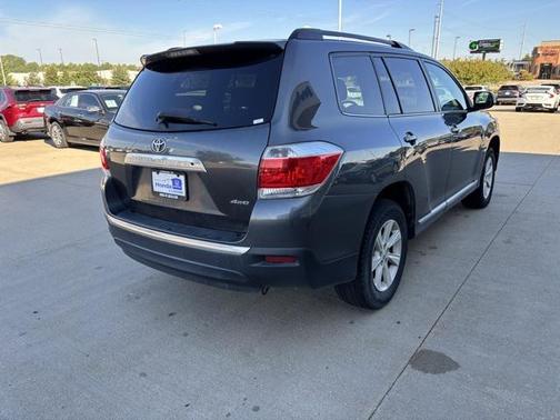 2013 Toyota Highlander SE