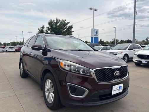 Dark Cherry 2016 Kia Sorento LX