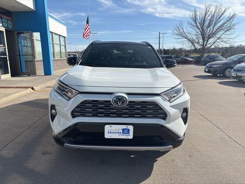 2021 Toyota RAV4 Hybrid SE