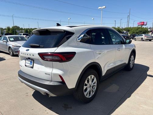 Star White Metallic Tri-Coat 2023 Ford Escape Active